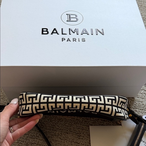 Balmain Black and Gold Chain Bag - Picture 3 of 5